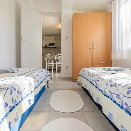 ホームステイ Apartman Ivo *