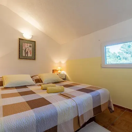 ホームステイ Apartman Ivo ヴィル